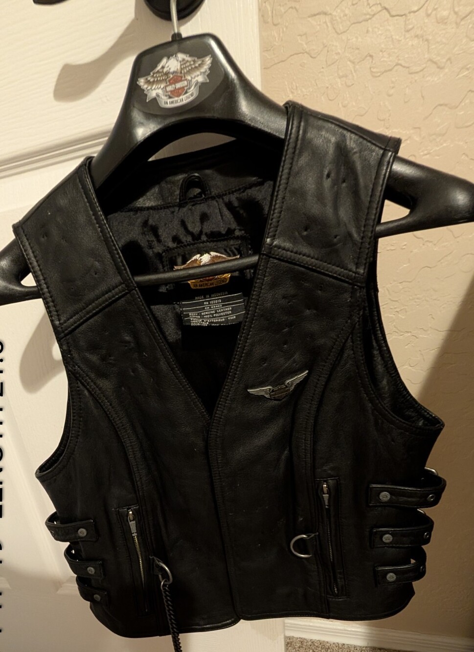 Authentic Vintage Harley Davidson® Black Leather Vest with Emb. HD Logo Back - Picture 2 of 15